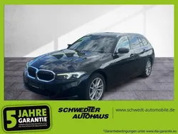 Black sapphire metallic Gebraucht 2023 BMW 318 Kombi | 25.290 € (Guter Preis)