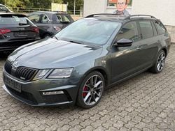 Grau Gebraucht 2019 Skoda Octavia RS Kombi | 18.300 € (Fairer Preis)