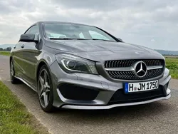 Grau Gebraucht 2016 Mercedes CLA180 AMG line Limousine | 15.799 € (Fairer Preis)