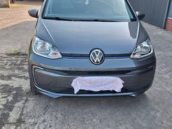 Grau Gebraucht 2023 VW e-up! Kleinwagen | 19.500 € (Etwas zu teuer)