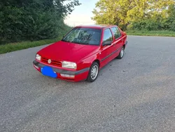 Rot Gebraucht 1995 VW Vento Limousine | 890 €