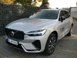 Silber Gebraucht 2023 Volvo XC60 Plus SUV | 42.990 € (Guter Preis)