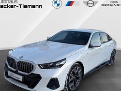 Mineralweiß Gebraucht 2025 BMW 520 Comfort Edition Limousine | 54.812 € (Teuer)