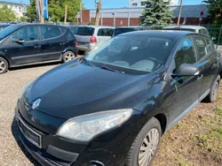 Grau Gebraucht 2011 Renault Mégane III Authentique Limousine | 2.590 € (Superpreis)