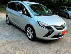Silber Gebraucht 2014 Opel Zafira Van / Kleinbus | 6.300 € (Etwas zu teuer)