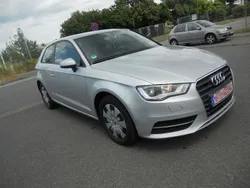 Silber Gebraucht 2013 Audi A3 Attraction Limousine | 5.400 €