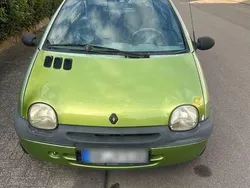 Grün Gebraucht 2001 Renault Twingo Authentique Kleinwagen | 1.250 € (Fairer Preis)