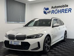 Weiß alpinweiss iii (300) Gebraucht 2022 BMW 330e M Sport Kombi | 29.990 € (Guter Preis)