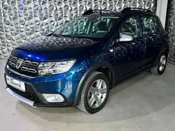 Blau Gebraucht 2019 Dacia Sandero Stepway Kleinwagen | 11.699 € (Etwas zu teuer)