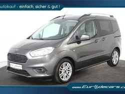 Grau Gebraucht 2018 Ford Tourneo Courier Van / Kleinbus | 9.700 € (Fairer Preis)