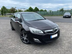 Braun Gebraucht 2012 Opel Astra Limousine | 4.899 € (Fairer Preis)