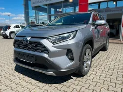 Lichtsilber metallic Gebraucht 2020 Toyota RAV4 Hybrid Plus SUV | 32.490 € (Fairer Preis)