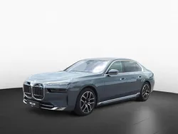 Grau Gebraucht 2024 BMW i7 Executive Limousine | 79.490 €