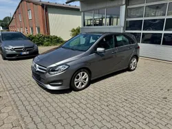 Grau Gebraucht 2016 Mercedes B180 Van / Kleinbus | 5.990 € (Guter Preis)