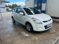 Weiß Gebraucht 2012 Hyundai i20 Kleinwagen | 1.700 €