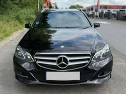 Schwarz Gebraucht 2013 Mercedes E220 Avantgarde Kombi | 17.999 €