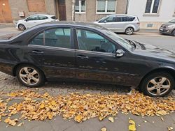 Schwarz Gebraucht 2002 Mercedes C200 Limousine | 1.300 €