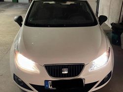 Weiß Gebraucht 2011 Seat Ibiza Kleinwagen | 2.800 € (Etwas zu teuer)