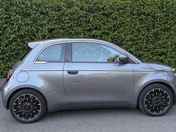 Grau Gebraucht 2022 Fiat 500e La Prima Kleinwagen | 25.199 € (Teuer)