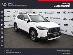 Weiß Gebraucht 2023 Toyota Corolla Cross Team SUV | 31.990 € (Fairer Preis)
