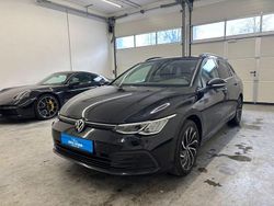 Deep black perleffekt Gebraucht 2021 VW Golf VIII Life Kombi | 14.300 € (Etwas zu teuer)