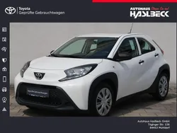Weiß Gebraucht 2022 Toyota Aygo Kleinwagen | 12.880 € (Guter Preis)