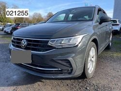 Grau Gebraucht 2023 VW Tiguan Life SUV | 24.450 € (Superpreis)