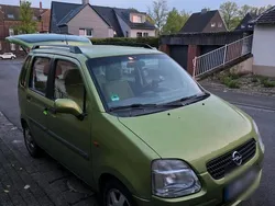 Grün Gebraucht 2000 Opel Agila Kleinwagen | 1.500 € (Etwas zu teuer)