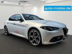Grau grigio lunare matt Gebraucht 2024 Alfa Romeo Giulia Competizione Limousine | 38.900 € (Teuer)