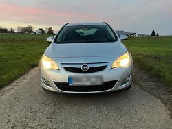 Silber Gebraucht 2012 Opel Astra Eco Kombi | 5.500 €