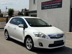 Weiß Gebraucht 2011 Toyota Auris Hybrid Executive Limousine | 6.200 € (Fairer Preis)