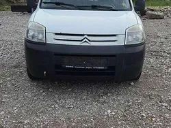 Weiß Gebraucht 2009 Citroën Berlingo First Van / Kleinbus | 2.400 €