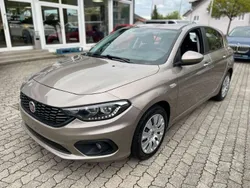 Sabbia perla metallic Gebraucht 2018 Fiat Tipo Easy Kombi | 7.490 € (Guter Preis)
