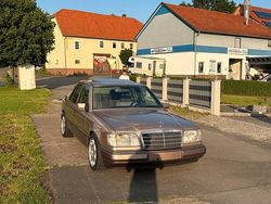Gebraucht 1994 Mercedes E220 Limousine | 5.000 €