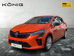 Orange Gebraucht 2024 Renault Clio V Limousine | 17.890 € (Etwas zu teuer)