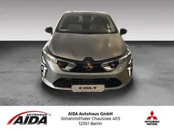 Grau Neu 2024 Mitsubishi Colt Plus Limousine | 24.690 € (Fairer Preis)