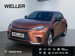 Rot Gebraucht 2025 Lexus LBX SUV | 30.990 € (Superpreis)