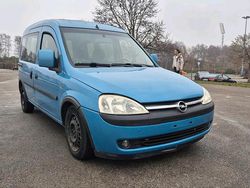 Blau Gebraucht 2003 Opel Combo Limousine | 1.500 €