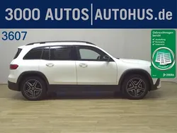 Polarweiss Gebraucht 2021 Mercedes GLB200 AMG line SUV | 30.980 € (Fairer Preis)