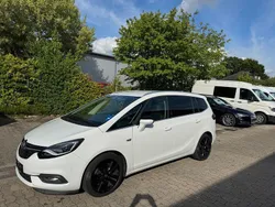 Weiß Gebraucht 2017 Opel Zafira Tourer Business Innovation Van / Kleinbus | 13.699 € (Guter Preis)