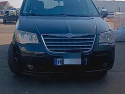 Grau Gebraucht 2009 Chrysler Grand Voyager Van / Kleinbus | 6.900 € (Teuer)