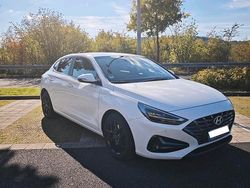 Weiß Gebraucht 2021 Hyundai i30 Trend Coupé | 16.500 € (Fairer Preis)