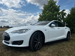 Weiß Gebraucht 2015 Tesla Model S Limousine | 22.999 € (Guter Preis)