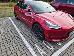 Rot Gebraucht 2020 Tesla Model 3 Performance Limousine | 26.900 € (Guter Preis)