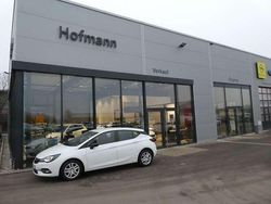 Weiß Gebraucht 2021 Opel Astra Limousine | 10.450 € (Etwas zu teuer)