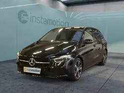 Schwarz Gebraucht 2024 Mercedes B220 Van / Kleinbus | 45.399 €