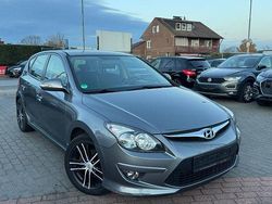 Grau Gebraucht 2011 Hyundai i30 Classic Limousine | 3.400 € (Fairer Preis)