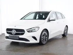 Weiß Gebraucht 2024 Mercedes B200 Progressive Van / Kleinbus | 30.449 € (Superpreis)