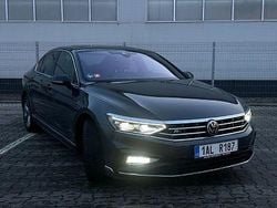 Schwarz Gebraucht 2021 VW Passat Elegance Limousine | 19.700 €