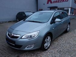 Silber Gebraucht 2011 Opel Astra Design Edition Kombi | 3.489 € (Superpreis)